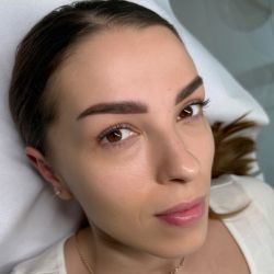 1makijaz permanentny brwi bezpostrednio po zabiegu